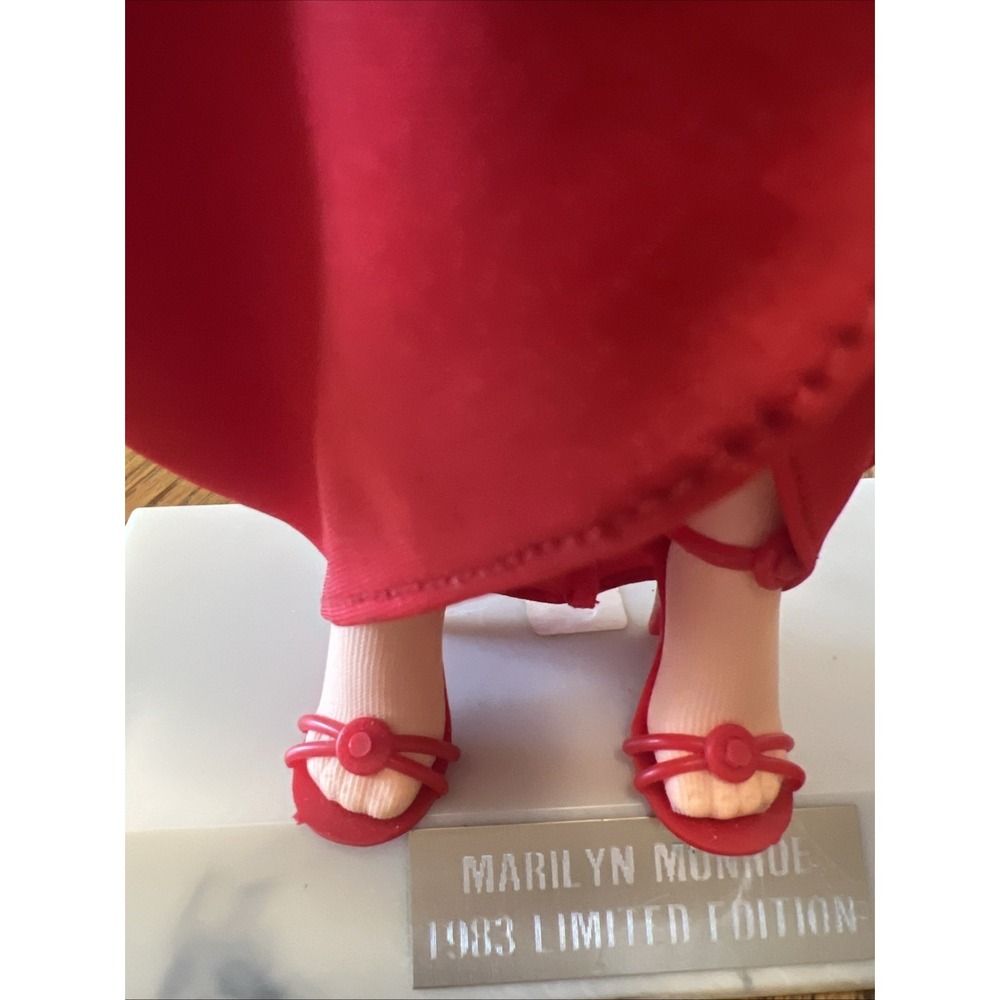 Vintage World Doll 1983 Marilyn Monroe 18" /no Box - Picture 6 of 6